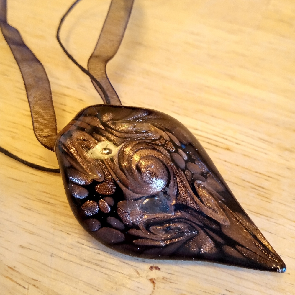 Vintage gorgeous thick glass pendant necklace